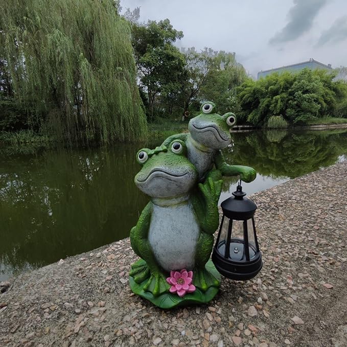 VKX Solar Garden Frog Statues with LED Lantern, Resin Outdoor Statues, Figurine Light,Cute Decoration, Outdoor Decor for Porch Patio, Yard Lawn, Housewarming Gift