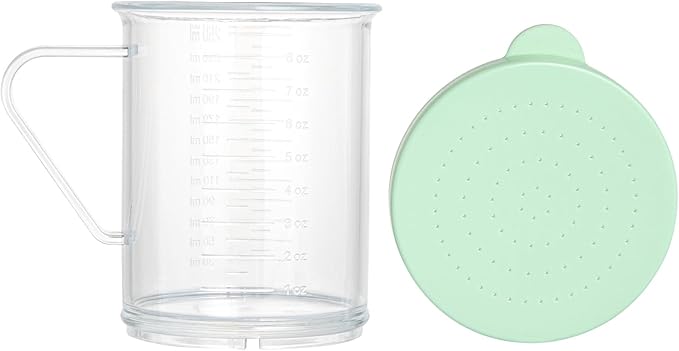 Restaurantware RW Base 10 Ounce Clear Plastic Dredge Spice Shaker 1 Reusable Dry Rub Shaker - Includes Green Perforated Lid With Handle Clear Polycarbonate Spice Shaker For Fine Seasonings