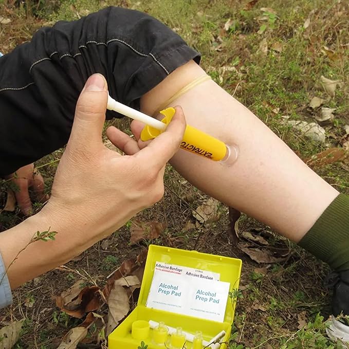Snake Bite Kit, Bee Sting Kit, First aid kit, Venom Extractor Suction Pump, Bite and Sting First Aid for Hiking, Backpacking and Camping. (Yellow Kit)