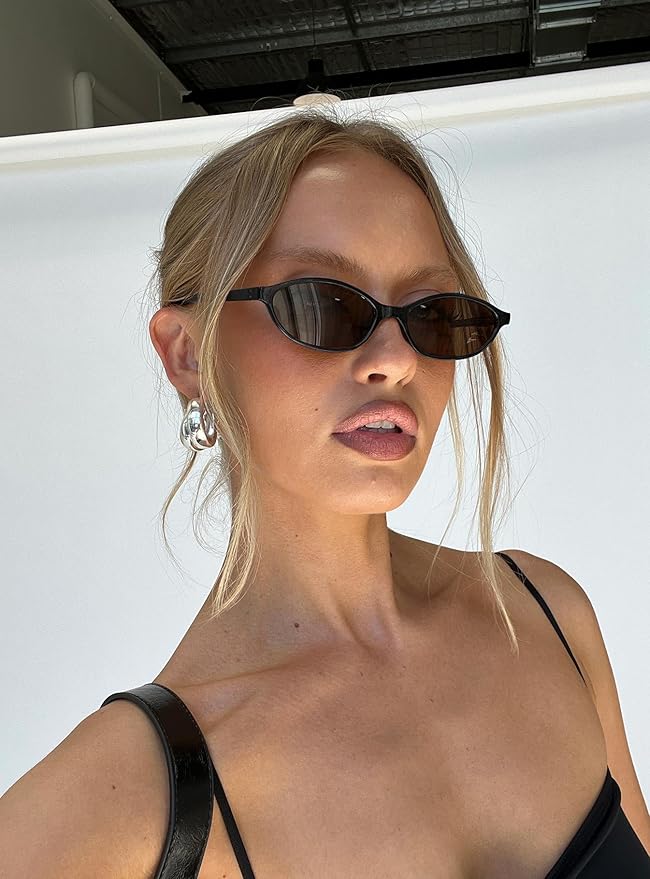 Retro Oval Sunglasses for Women Chic Cat Eye 90s Sunnies Lightweight Narrow Shades Trendy UV protection Sun Glasses