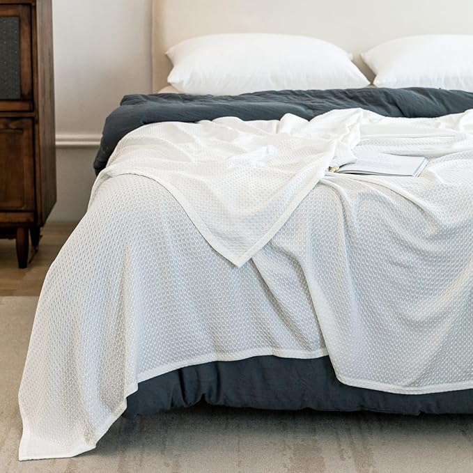 AmyHomie Cooling Waffle Blanket King Size, 100% Rayon Derived from Bamboo, Cool Summer Blanket for Hot Sleepers Comfy Lightweight Soft Blankets for All Seasons (White, 108×90in)