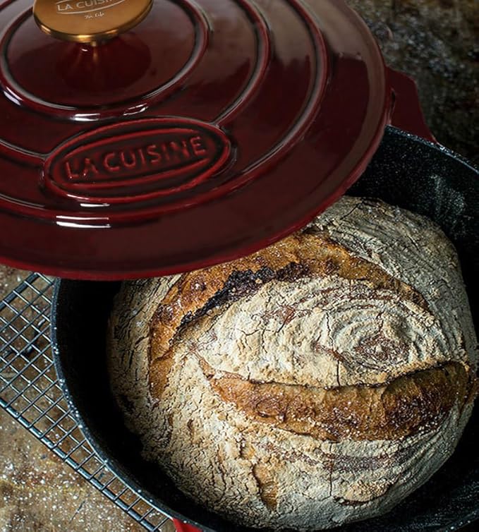 La Cuisine Enameled Cast Iron Dutch Oven Casserole Dish Pot with Lid, 5 QT 10.3“ /26cm Dia. Internal Matte Black Enamel Coating Gold-Plated SS Lid Handle Oven Safe up to 500° F, Cranberry