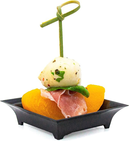 720 Pack Tiny Square Black Plastic Tray Mini Appetizer Plates for Party Mini Serving Tray Small Appetizer Serving Sauce Dish Black Disposable Dessert Plates for Weddings and Events CMJJ