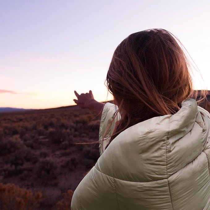 zzlamb Camping Blanket, Compact Lightweight Soft Puffy Blanket Water-Repellent, Packable Warm Quilt Down Alternative Picnic Hiking Backpacking Beach Travel RV Airplane Couch Car