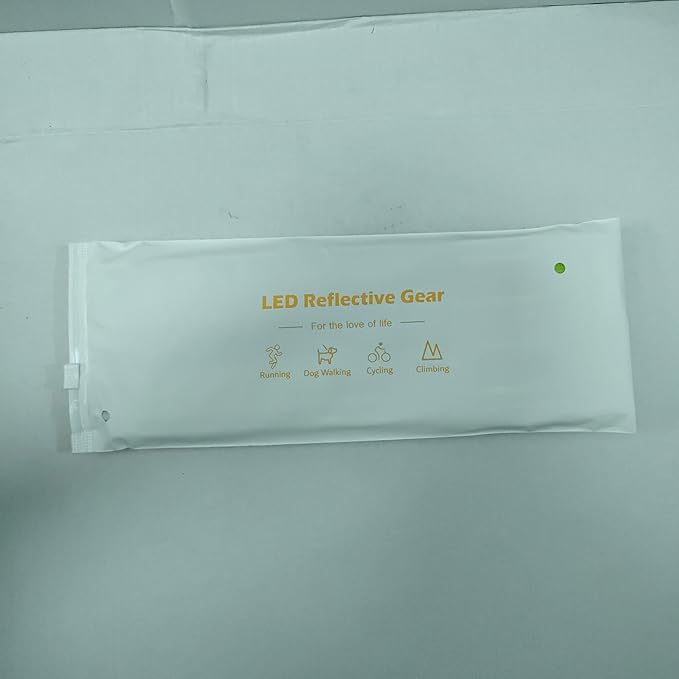 Light Up LED Armband for Running Walking at Night,Reflective Arm Bands for Runners,Rechargeable Jogging Lights,High Visibility Night Running Safety Gear Adjustable Running Women Men Kids