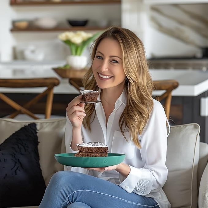 Homienly Wheat Straw Dinner Plates Set of 8, Unbreakable Salad Plates, 10 Inch Lightweight Roud Plates for Kitchen, Camping, Picnic, Microwave and Dishwasher Safe Plate with Non-Slip Pattern(Green)