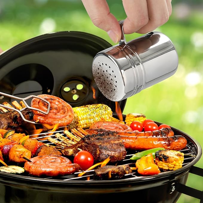 Accmor 2pcs Stainless Steel Dredge, Salt Pepper Dredge Shakers with Handle, Seasonings Spice Shakers with Lid, 6 Ounce