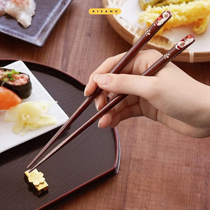 Nemuri Neko Hand-Painted Chopsticks, Traditional Aizu Maki-e Craft, Natural Wood, Wakasa Lacquer Finish Wood Gift Box Made in Japan (Black)