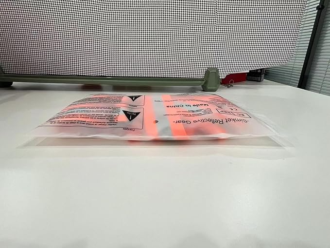 Simket Led Reflective Vest Running Gear, High Visibility Reflective Running Gear Rechargeable Adjustable Led Running Vest, Safety Night Running Gear for Men Women