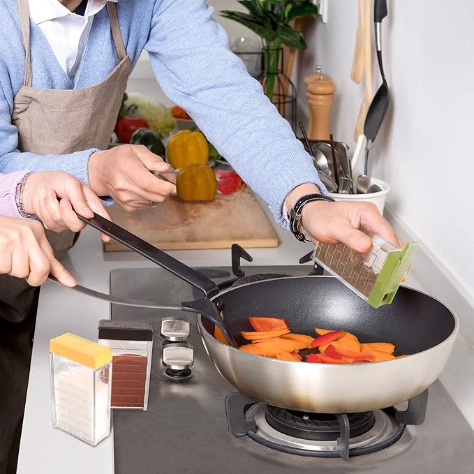 URALFA Spice Shaker Jars, Plastic Seasoning Shaker Box Condiment Set for Travel, Seasoning Storage Containers,Color