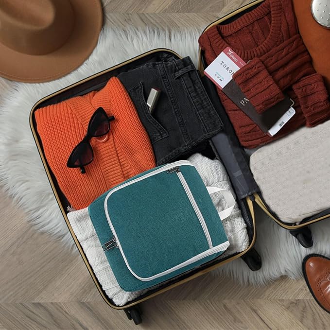 Della Gao Hanging Toiletry Bag for Women, Travel Toiletry Bags Makeup Organizer, Water-resistant Cosmetic Bag for Essentials Accessories (Dark Green)