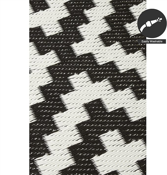 FH Home Outdoor Rug - Waterproof, Fade Resistant, Reversible - Premium Recycled Plastic - Geometric - Patio, Deck, Porch, Balcony, Laundry Room - Aztec - Black & White Crease Free - 4 x 6 ft