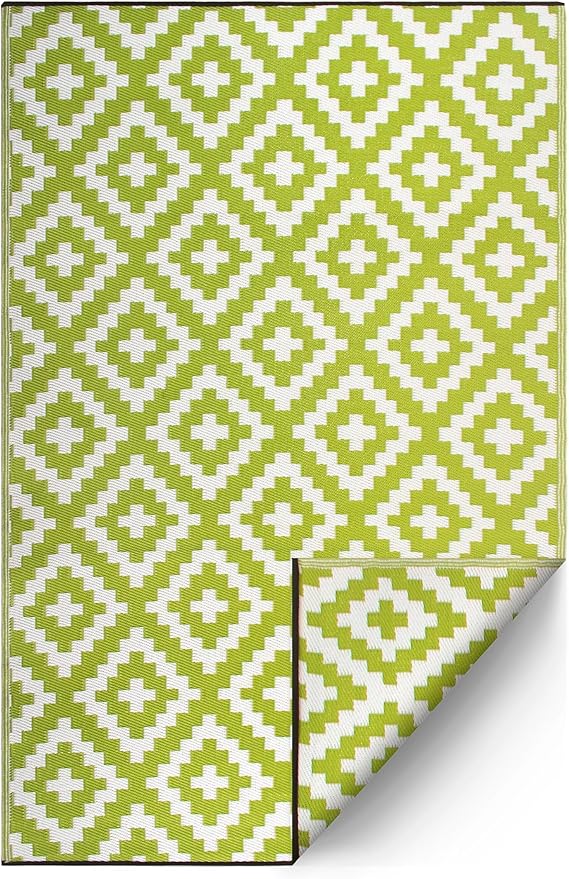 FH Home Outdoor Rug - Waterproof, Fade Resistant, Reversible - Premium Recycled Plastic - Geometric - Patio, Porch, Deck, Balcony - Aztec - Green & White Crease Free - 5 x 8 ft