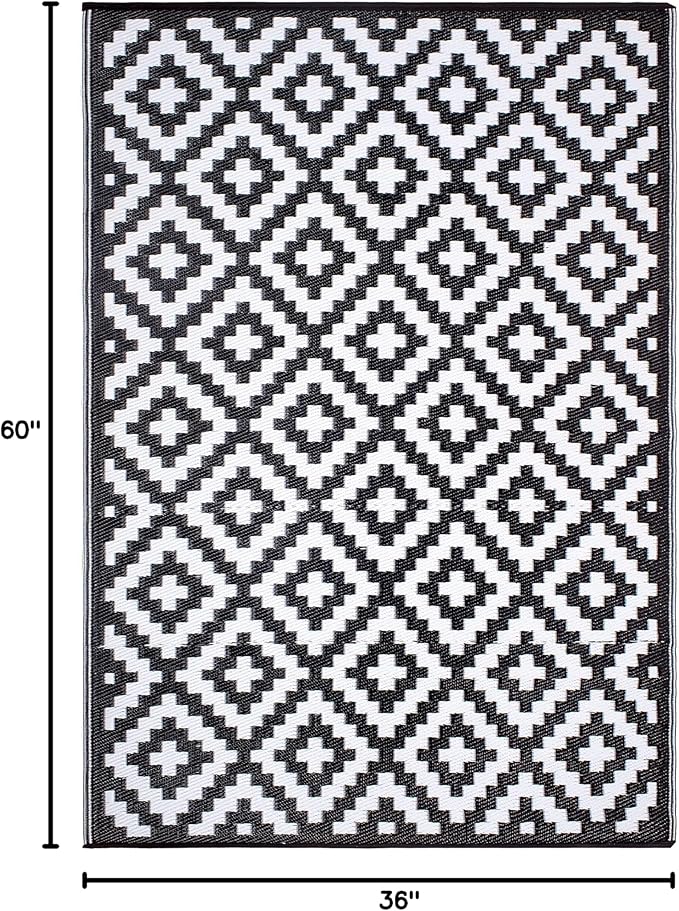 FH Home Outdoor Rug - Waterproof, Fade Resistant, Reversible - Premium Recycled Plastic - Geometric - Porch, Deck, Balcony, Mudroom, Laundry Room, Patio - Aztec - Black & White Crease Free - 3 x 5 ft