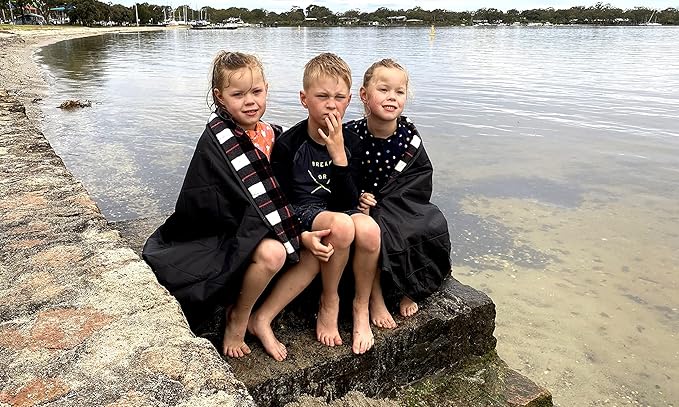 DOWN UNDER OUTDOORS Large Waterproof Windproof Extra Thick 350 GSM Quilted Fleece, or Sherpa Stadium Blanket