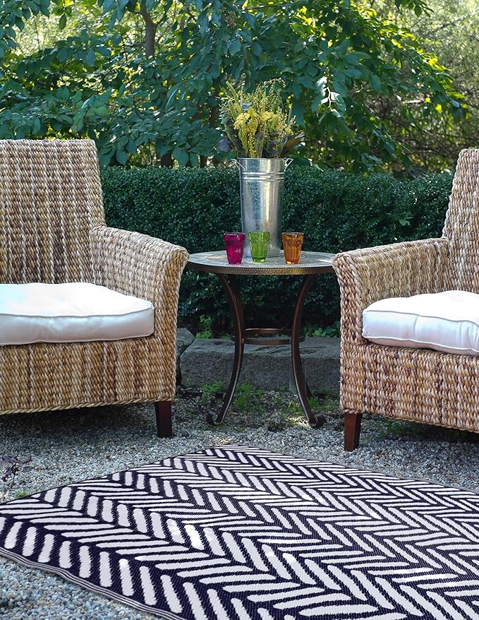 FH Home Outdoor Rug - Waterproof, Fade Resistant, Reversible - Premium Recycled Plastic - Herringbone - Patio, Deck, Porch, Balcony, Laundry Room - Fresno - Navy Crease Free - 4 x 6 ft