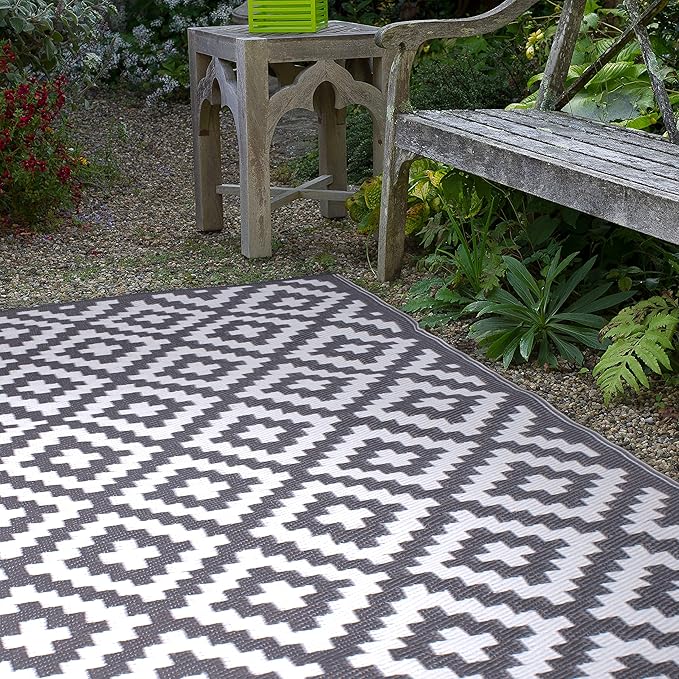 FH Home Outdoor Rug - Waterproof, Fade Resistant, Reversible - Premium Recycled Plastic - Geometric - Patio, Deck, Porch, Balcony, Laundry Room - Aztec - Gray & White Crease Free - 4 x 6 ft