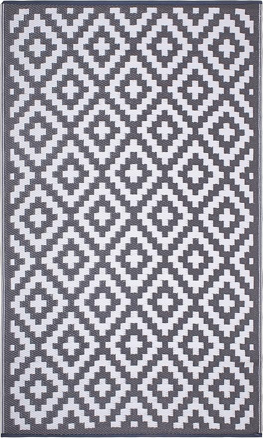 FH Home Outdoor Rug - Waterproof, Fade Resistant, Reversible - Premium Recycled Plastic - Geometric - Patio, Deck, Porch, Balcony, Laundry Room - Aztec - Gray & White Crease Free - 4 x 6 ft